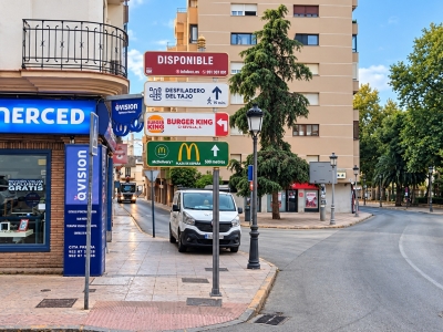 Poste publicitario de 150x50 cm en Ronda, Málaga
