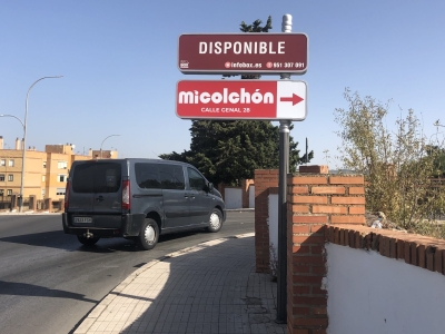 Poste publicitario de 150x100 cm en Ronda, Málaga