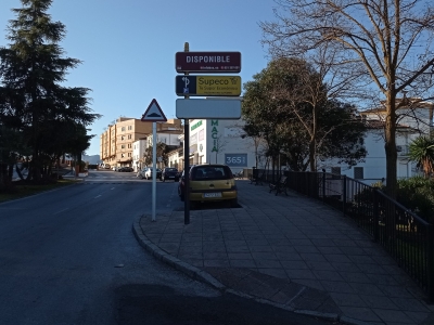 Poste publicitario de 150x50 cm en Ronda, Málaga