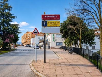 Poste publicitario de 150x50 cm en Ronda, Málaga