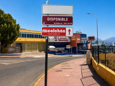 Poste publicitario de 150x50 cm en Ronda, Málaga