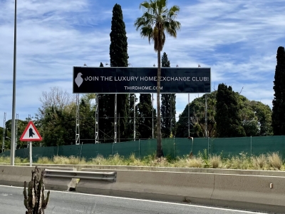 Valla publicitaria de 16x3 m en Marbella, Málaga