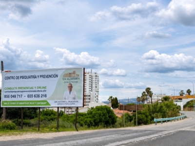 Valla de 8x3 m en Torreguadiaro, Cádiz