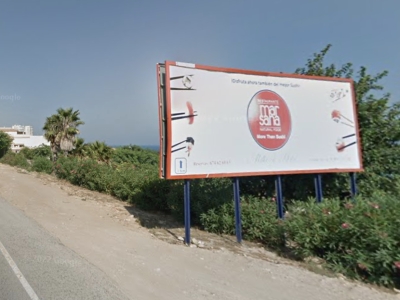 Valla publicitaria de 8x3 m en Torreguadiaro, Cádiz