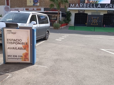 Mupi publicitario de 70x100 cm en Marbella, Málaga