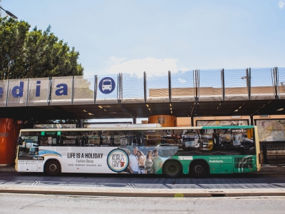 Autobus publicitario de Urban Simple en Torremolinos, Málaga