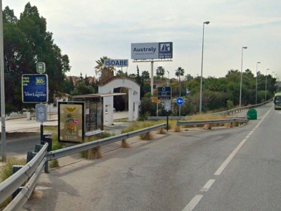 Mupi publicitario de 176x120 cm en Estepona, Málaga