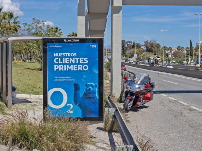 Mupi publicitario de 176x120 cm en Estepona, Málaga