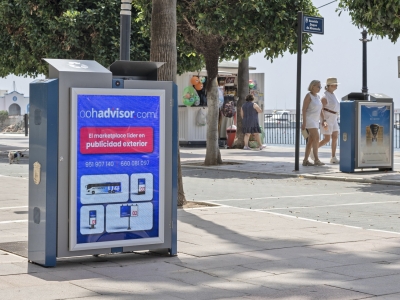 Mupi publicitario digital de 70x100 cm en Marbella, Málaga