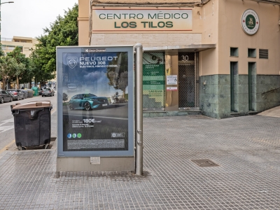 Mupi de 1.17x1.72 m en Málaga, Málaga