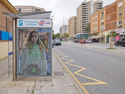 Bus shelter of 1.17x1.72 m in Málaga, Málaga