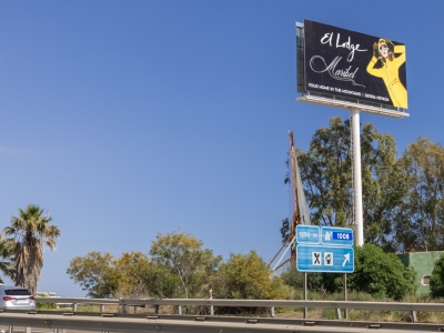Monoposte publicitario de 10.4x5 m en Benalmádena, Málaga