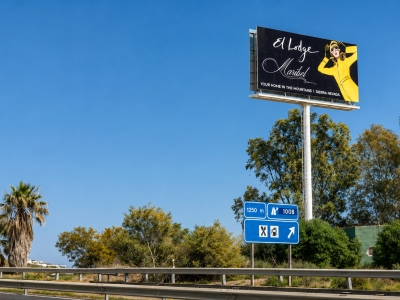 Monoposte de 10.4x5 m en Benalmádena, Málaga