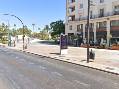 Mupi publicitario digital de 176x120 cm en Málaga, Málaga