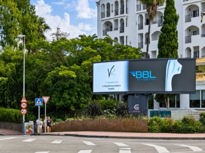Valla digital de 10x2.5 m en Marbella, Málaga