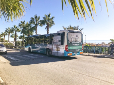 Autobus publicitario de Urban Simple en Mijas, Málaga