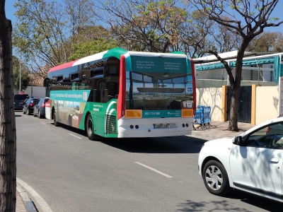 Autobus publicitario de Gran Lateral Plus en Fuengirola, Málaga