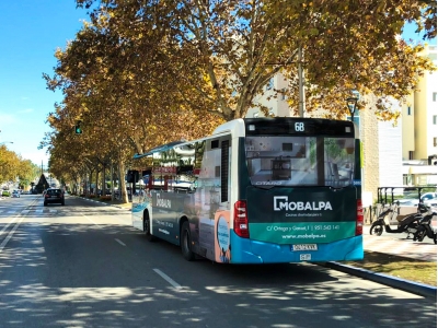 Autobus publicitario de Urban Simple en Fuengirola, Málaga