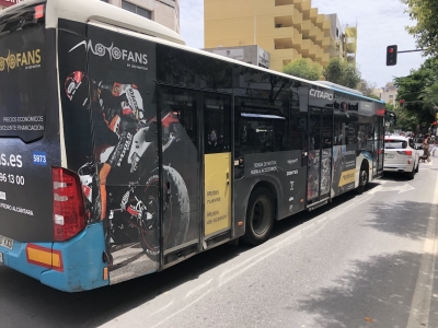 Autobus publicitario de Semi Integral en Benalmadena costa, Málaga