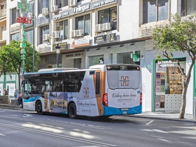 Autobus publicitario de Integral en Benalmadena costa, Málaga