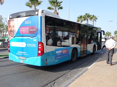 Autobus publicitario de Super Integral Articulado en Mijas, Málaga