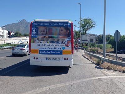 Autobus publicitario de Gran Lateral Plus en Sitio de calahonda (mijas), Málaga