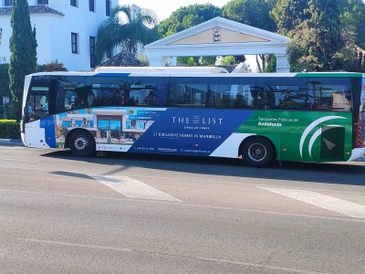 Autobus publicitario de Urban Simple en Torremolinos, Málaga