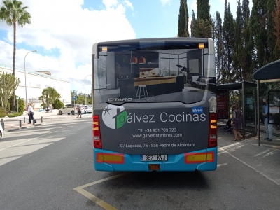 Autobus publicitario de Gran lateral + Simple en Marbella, Málaga