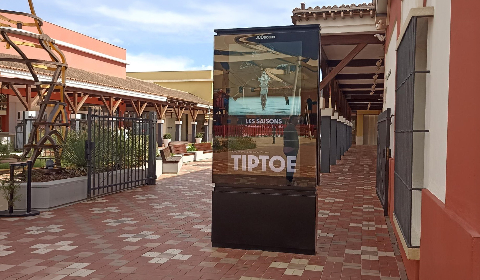 Digital screen on the Golden Mile