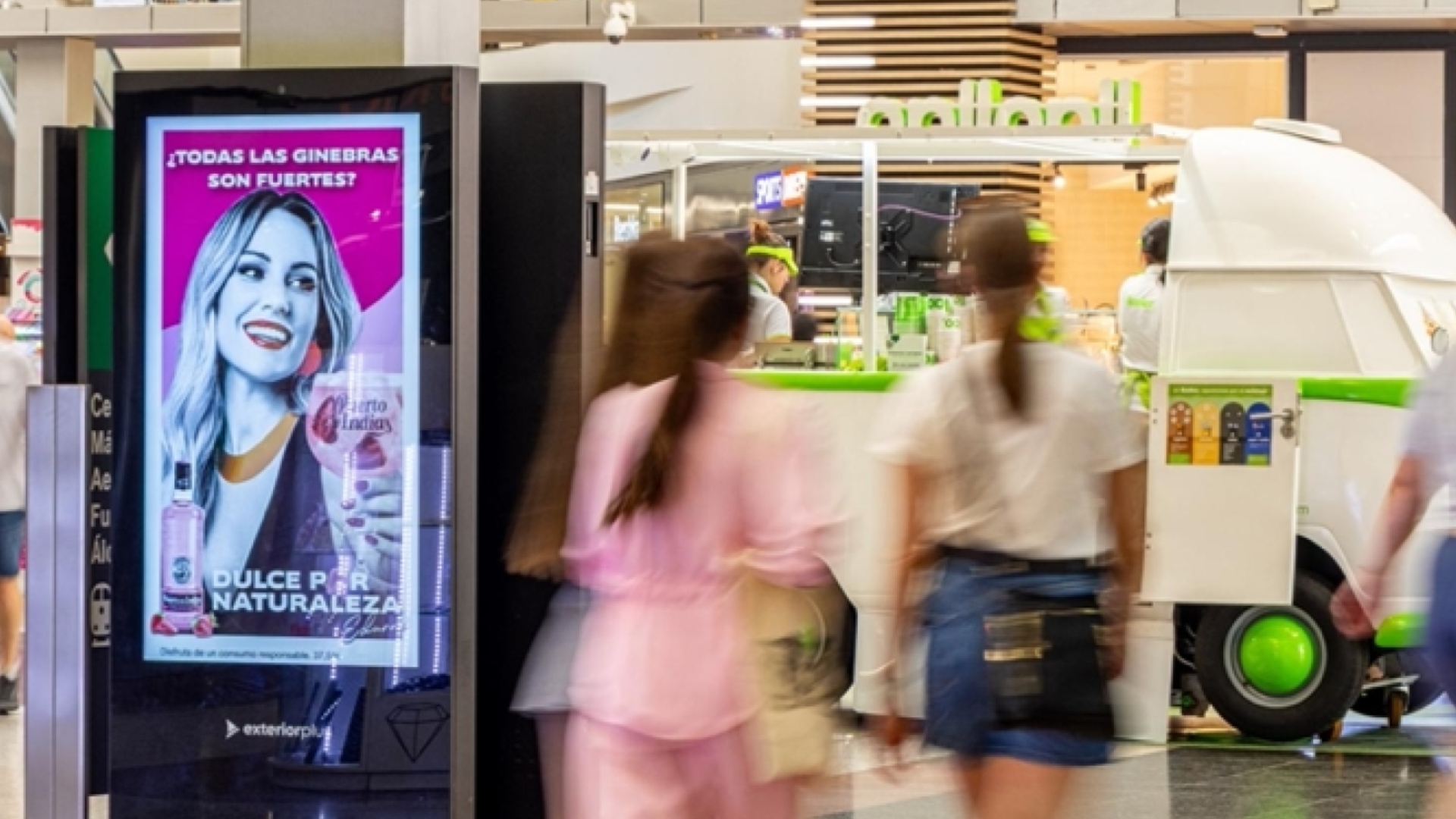 Digital screen in Nueva Andalucía, C.C. Ibérico