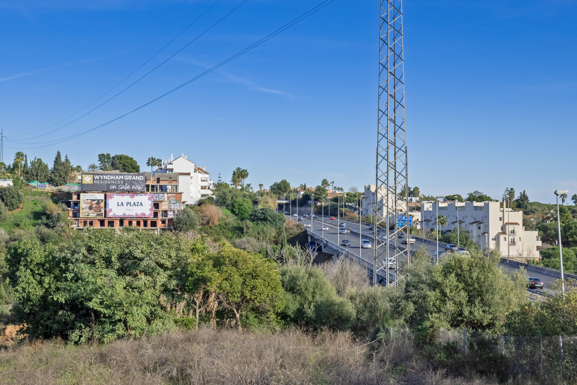La Plaza: presencia de marca en el corazón de Puente Romano